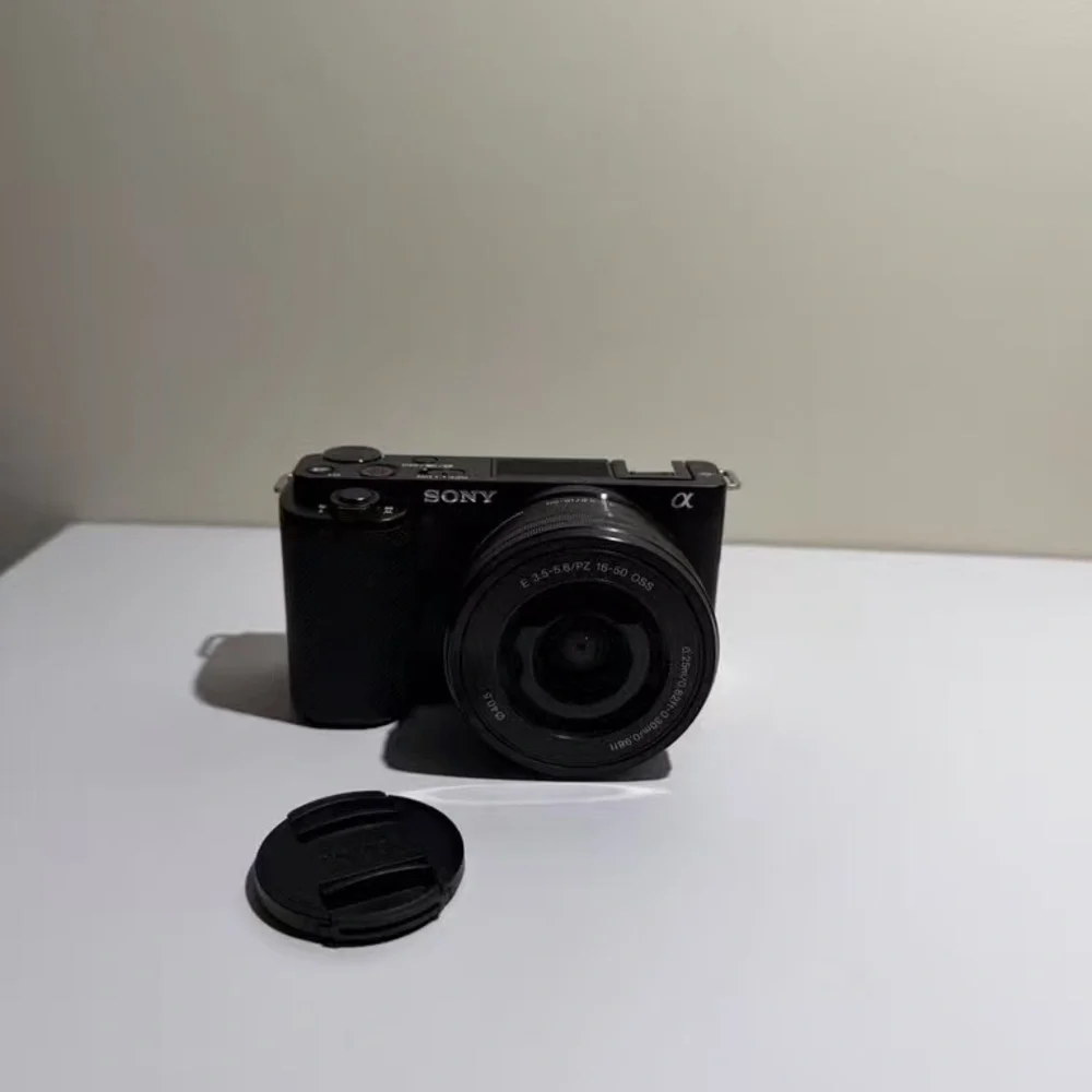 Sony Black Mirrorless Compact Camera with Interchangeable Lens